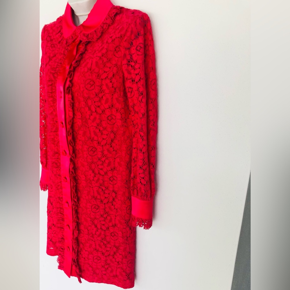 Gucci  Hot Pink Lace Button-Front Dress. Size 38